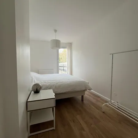 Appartement Cosy Et Confortable Saint-Genis-Laval Extérieur photo