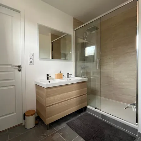 Appartement Cosy Et Confortable Saint-Genis-Laval Extérieur photo